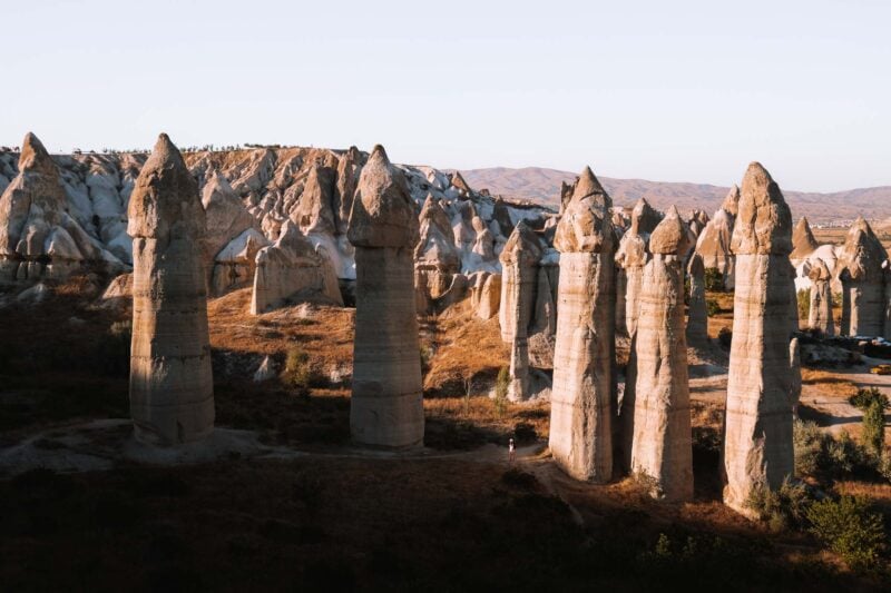 Love valley in Cappadocië heeft zijn naam te danken aan de bijzondere rotsformaties